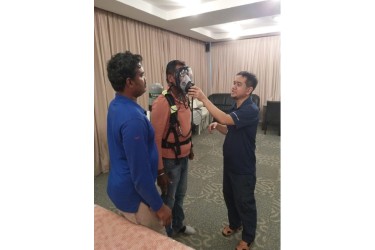 TRAINING - SELF-CONTAINED BREATHING APPARATUS (SCBA) training - RHZK6 30